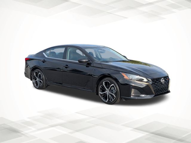 2025 Nissan Altima SR photo 2