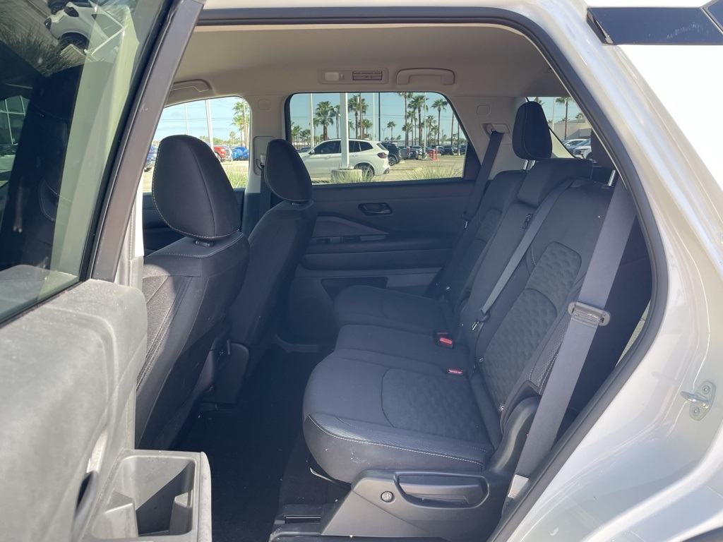 2024 Nissan Pathfinder S photo 15