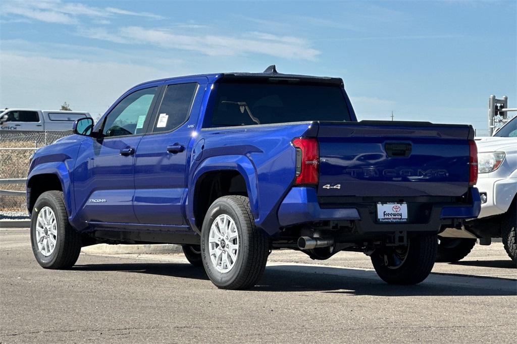 2025 Toyota Tacoma SR5 4x4 Double Cab photo 6
