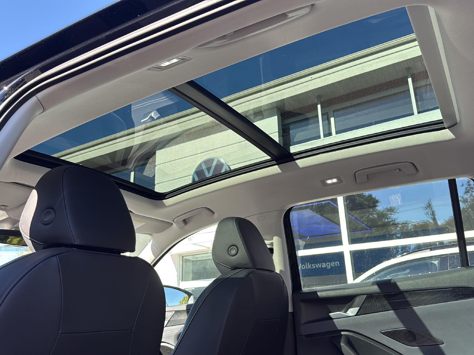 2025 Volkswagen Tiguan SE photo 20
