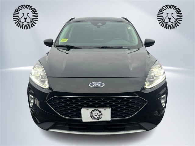 2021 Ford Escape Titanium photo 2