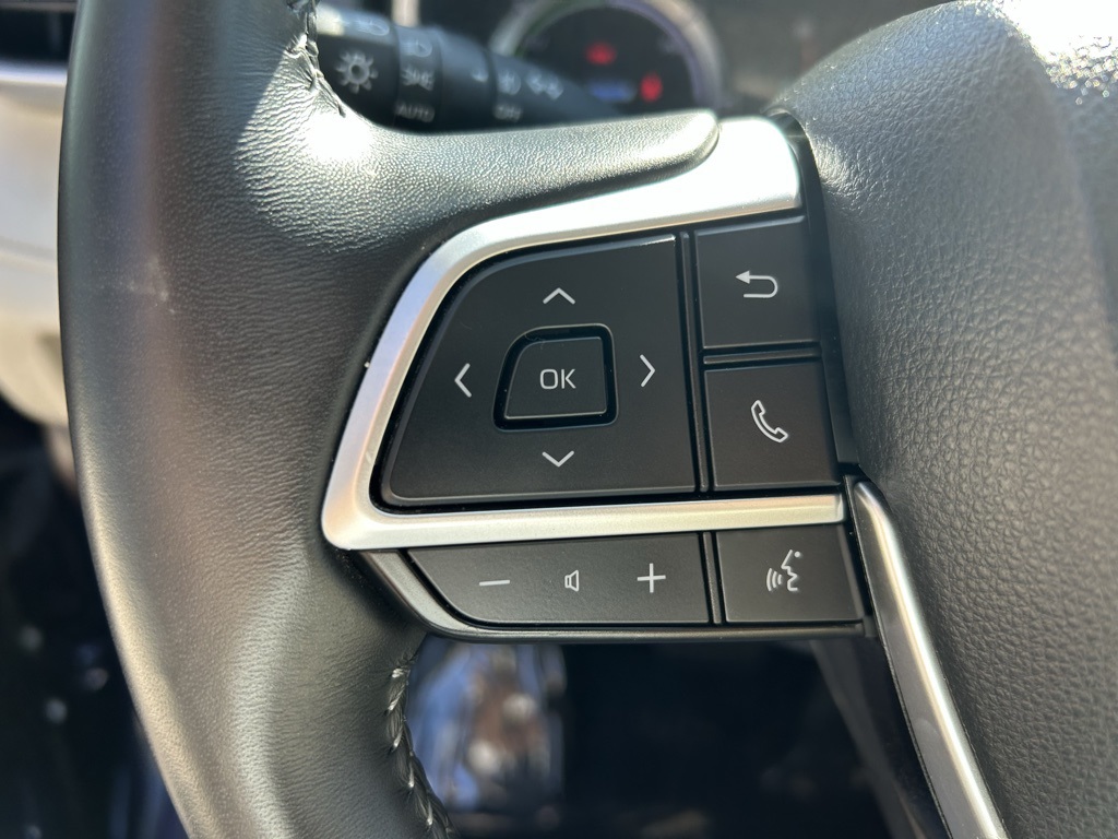 2022 Toyota Highlander Hybrid XLE photo 13