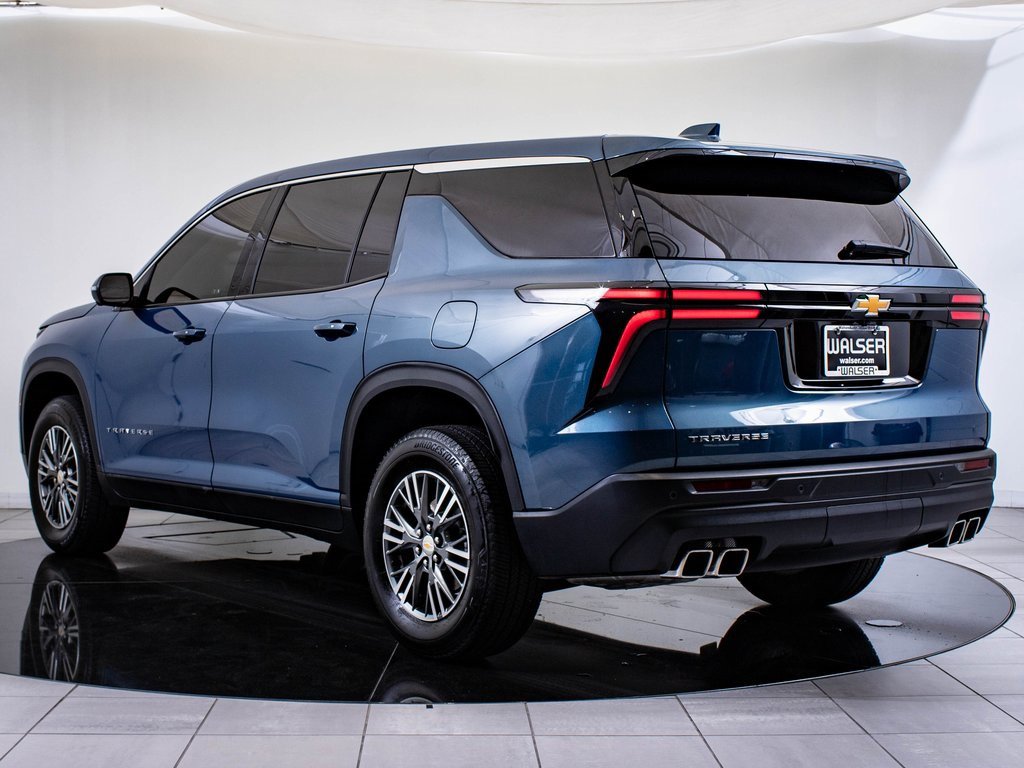 2024 Chevrolet Traverse LS photo 6