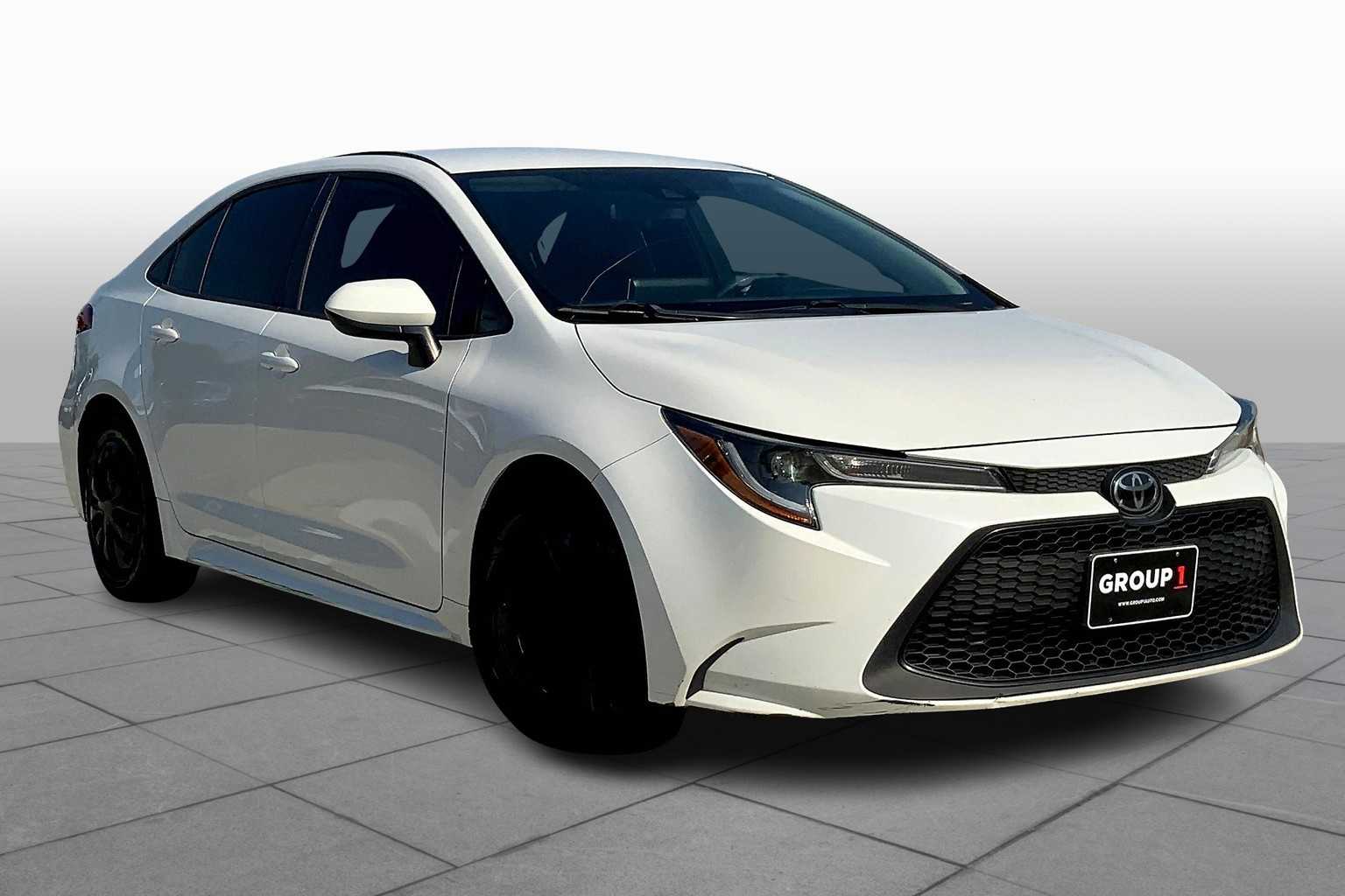 2020 Toyota Corolla LE photo 2