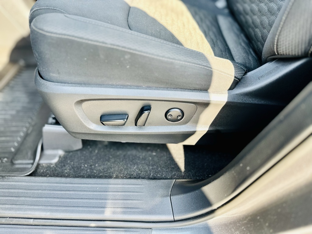 2022 Nissan Pathfinder SV photo 18