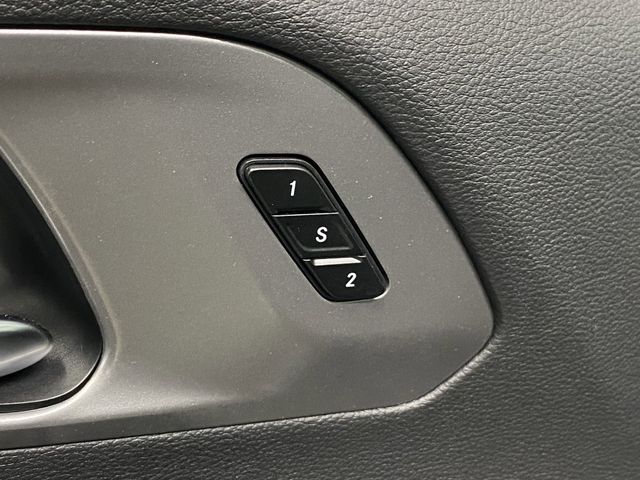 2025 Chrysler Pacifica photo 28