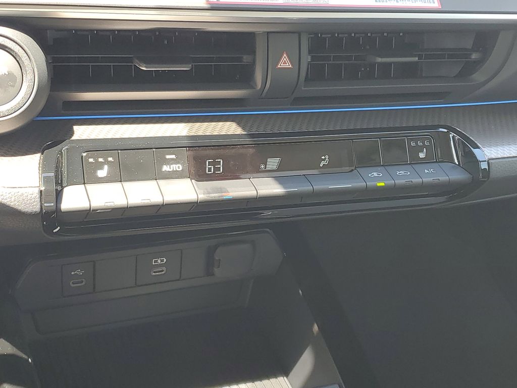 2026 Toyota Prius XLE photo 24