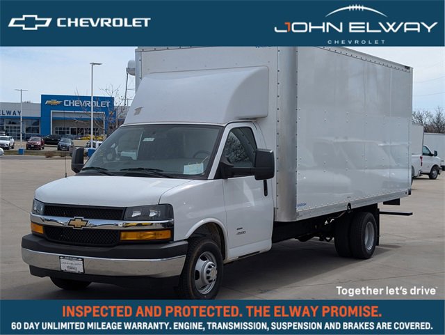 2024 Chevrolet Express Cutaway Base's photo