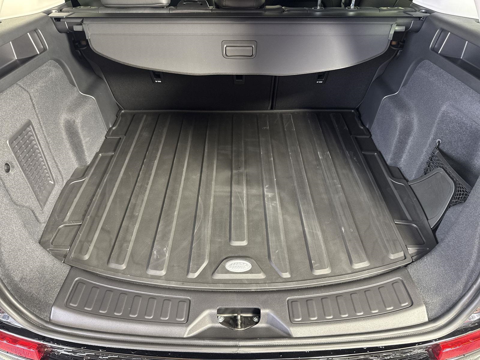 2025 Land Rover Discovery Sport S photo 30