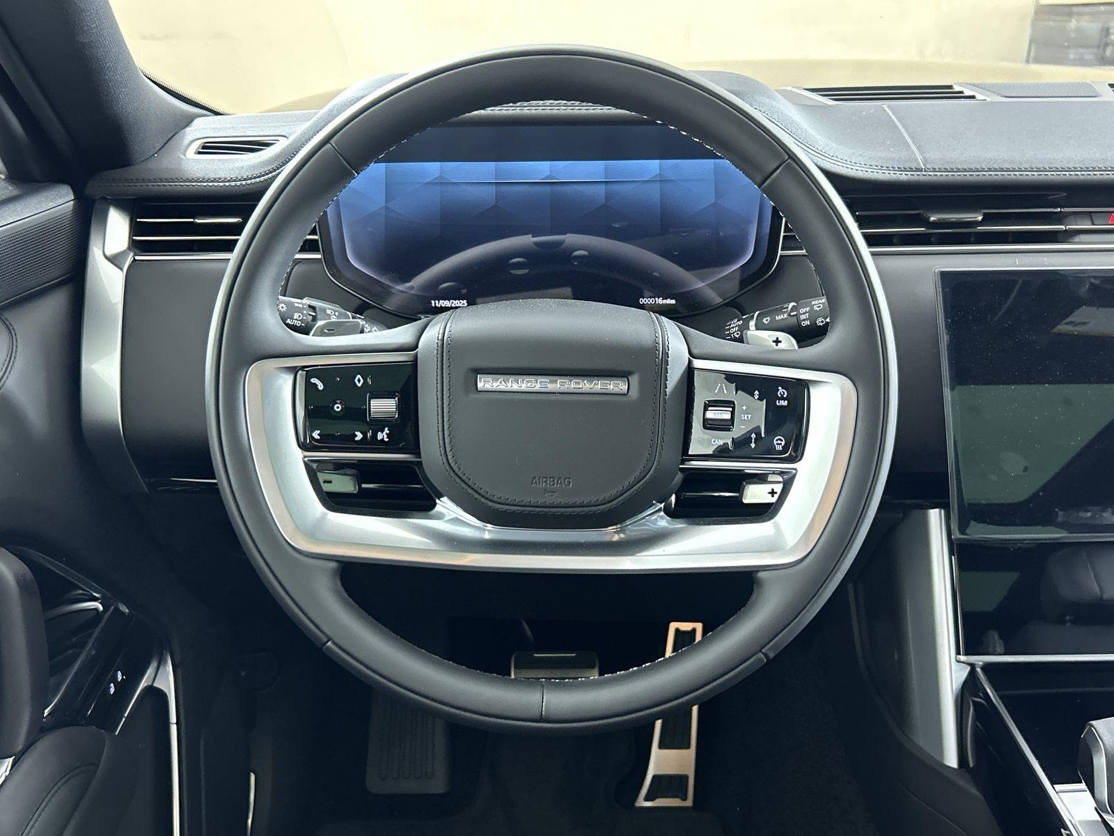 2025 Land Rover Range Rover SE photo 10