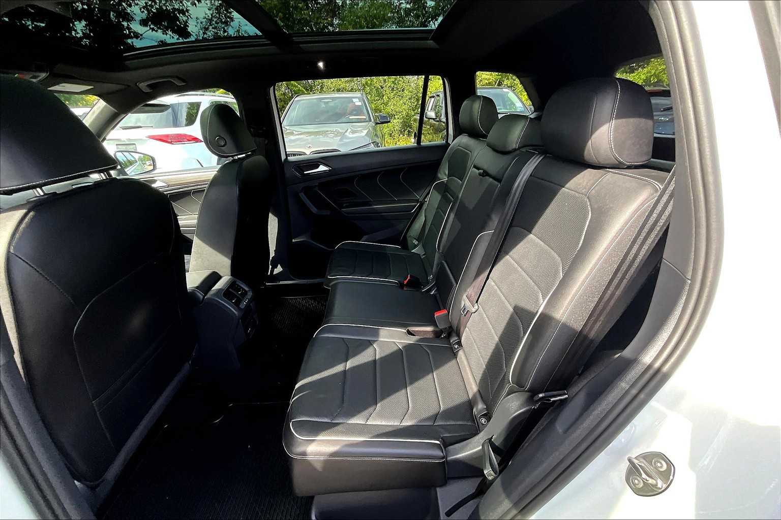 2023 Volkswagen Tiguan SEL R-Line Black photo 37