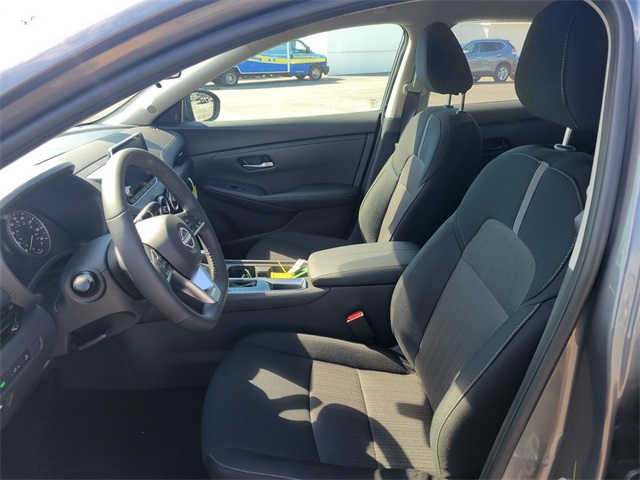 2025 Nissan Sentra SV photo 12