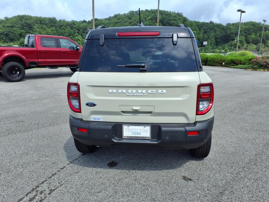 2025 Ford Bronco Sport Outer Banks photo 4