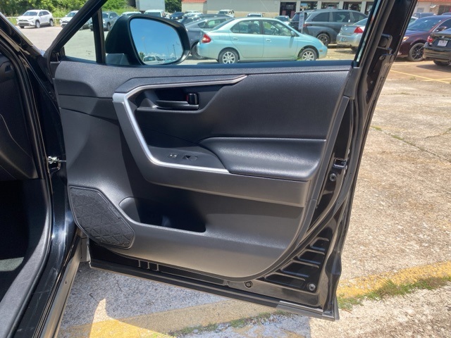 2022 Toyota RAV4 Hybrid LE photo 10
