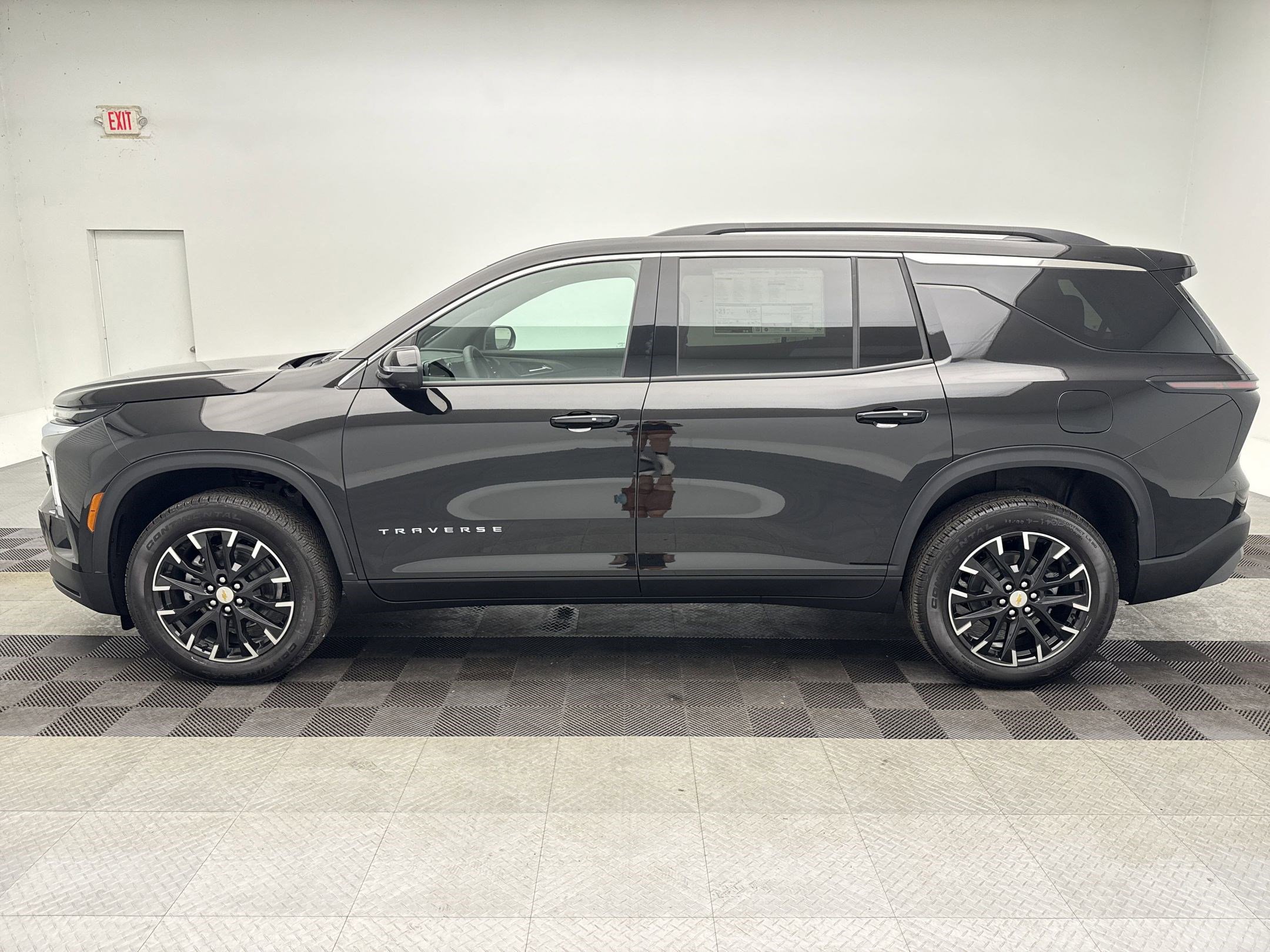 2026 Chevrolet Traverse photo 2