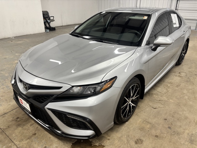 2024 Toyota Camry SE photo 3