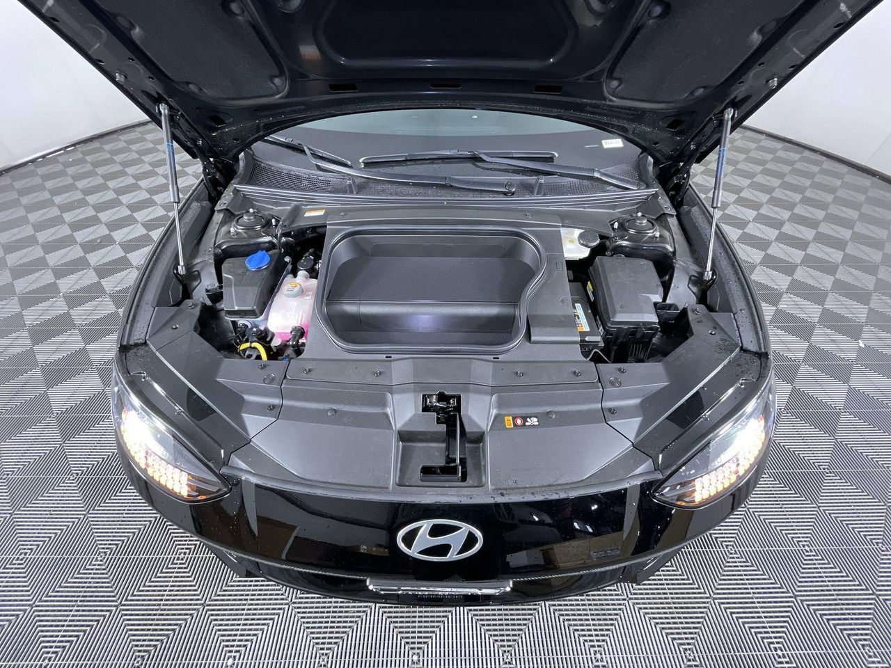 2025 Hyundai Ioniq 6 SEL photo 10