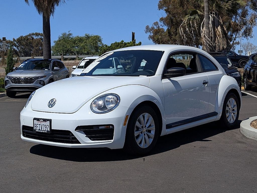 2018 Volkswagen Beetle S photo 3