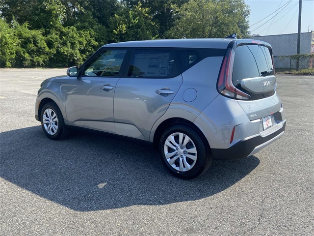 2025 Kia Soul LX photo 4