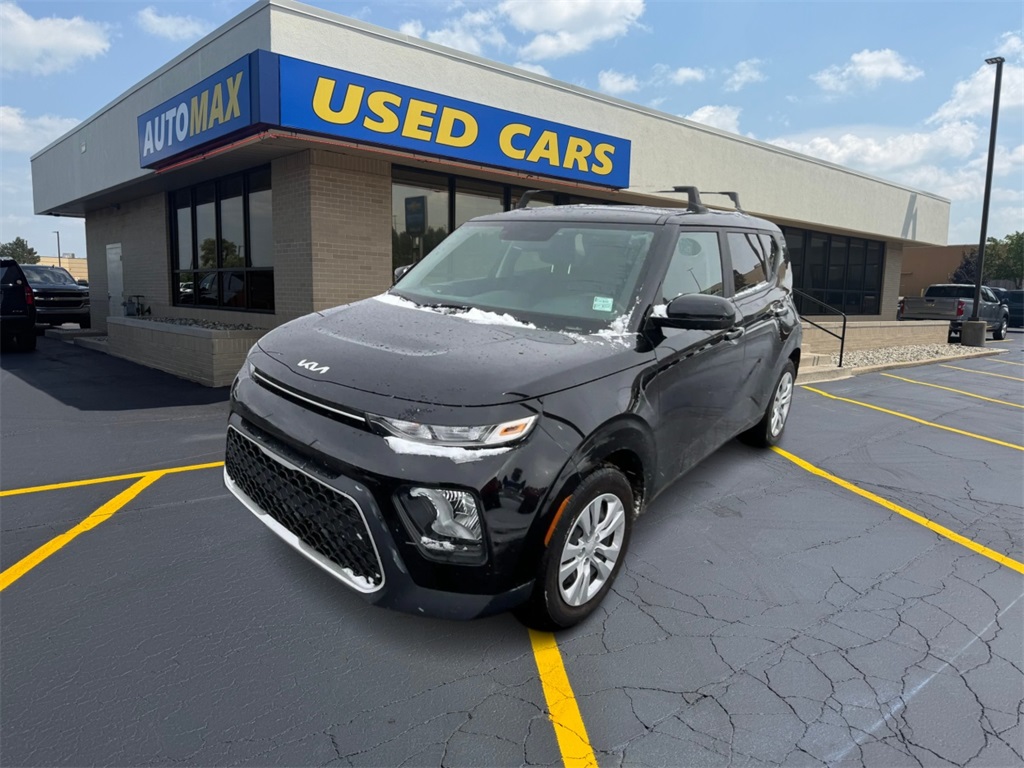 2022 Kia Soul LX's photo