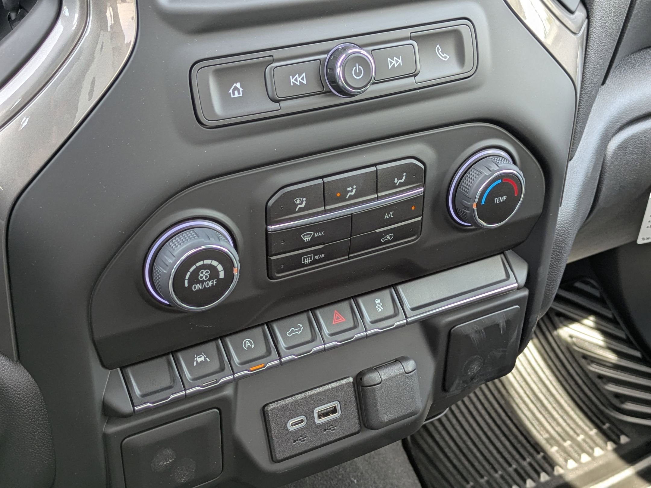 2026 Chevrolet Silverado 1500 photo 14
