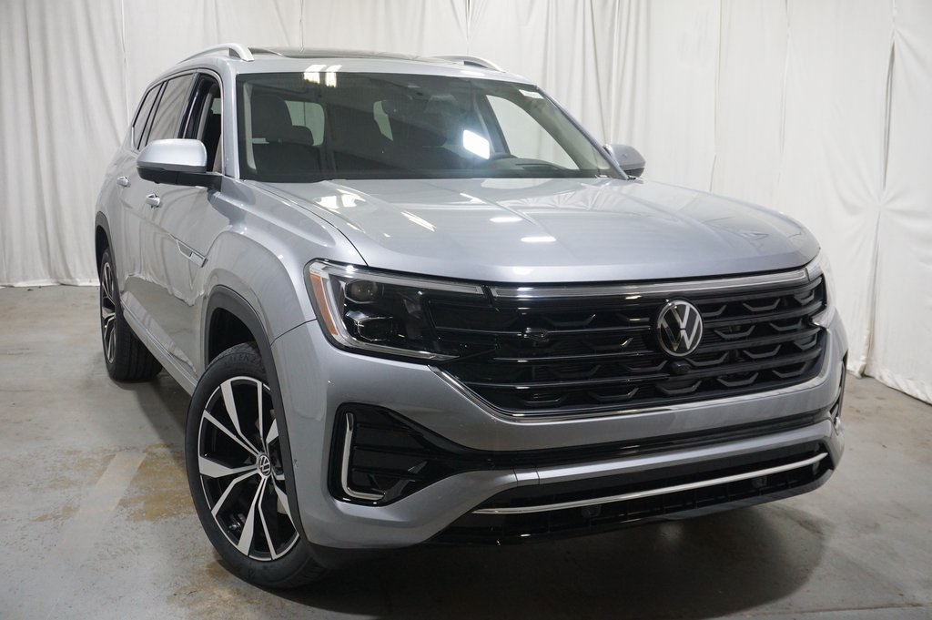 2025 Volkswagen Atlas SEL Premium R-Line photo 3