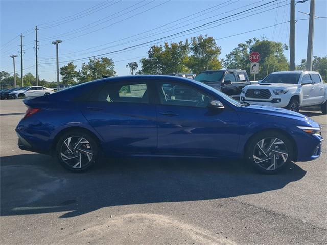 2025 Hyundai Elantra SEL Sport photo 4