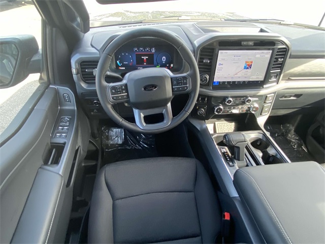 2025 Ford F-150 XLT photo 11