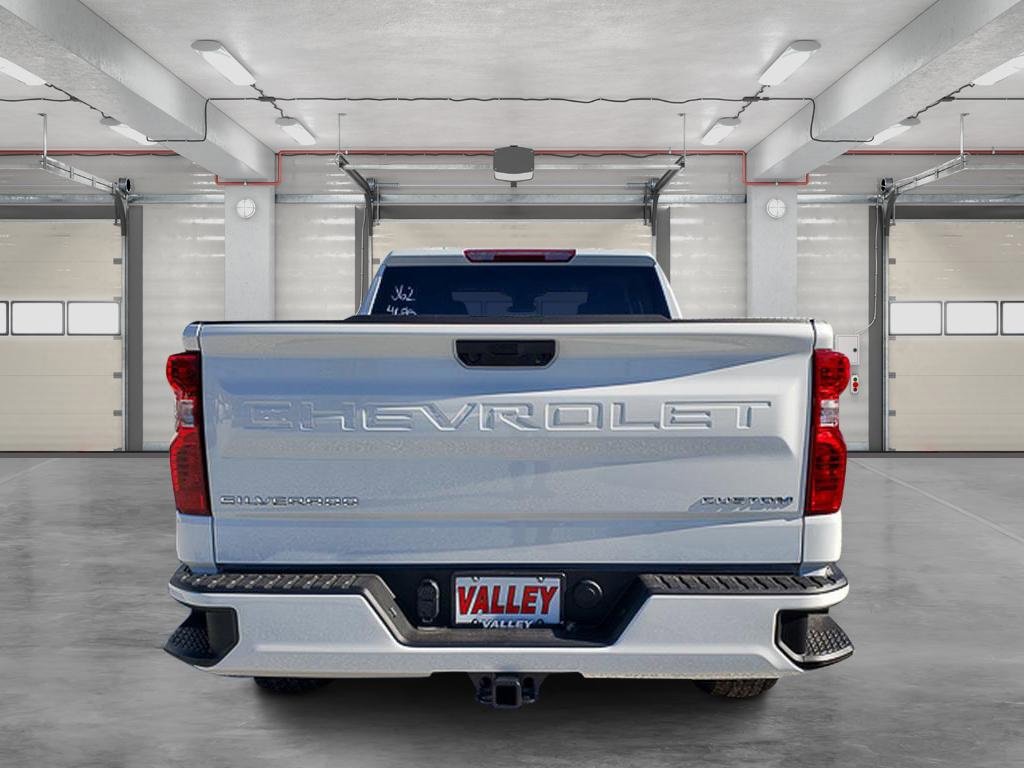 2026 Chevrolet Silverado 1500 Custom photo 3