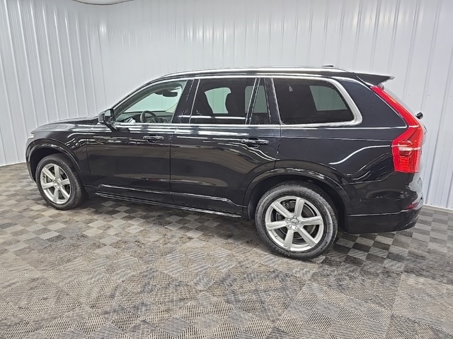 2023 Volvo XC90 B5 Core photo 2