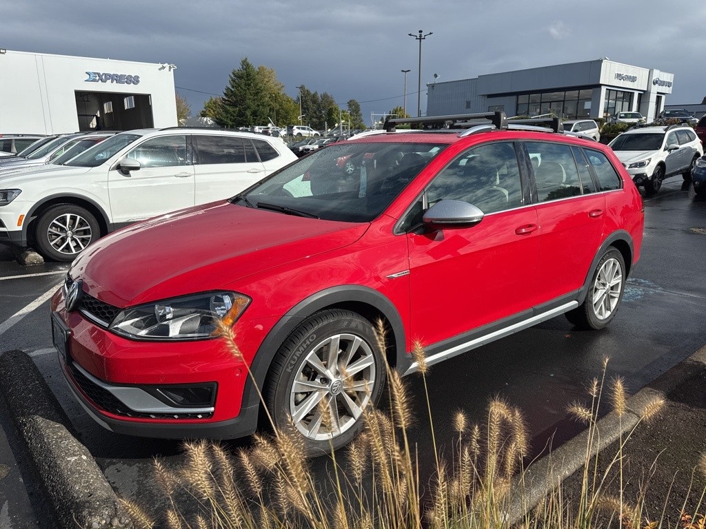 2017 Volkswagen Golf Alltrack TSI photo 2