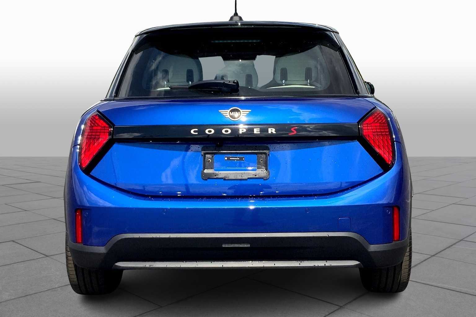 2025 Mini Cooper 4 Door Hardtop S photo 4