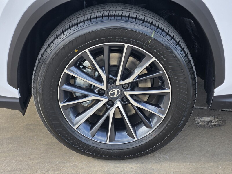 2026 Lexus NX 350 photo 5