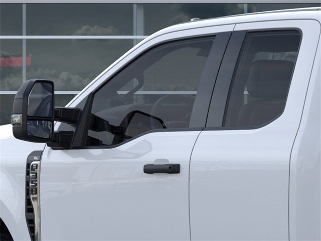 2025 Ford F-350 photo 17