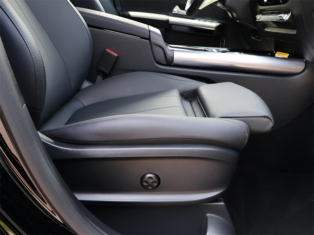 2025 Mercedes Benz GLA 250 4MATIC photo 11