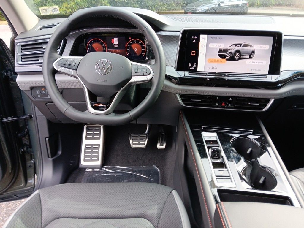 2025 Volkswagen Atlas Peak Edition photo 12