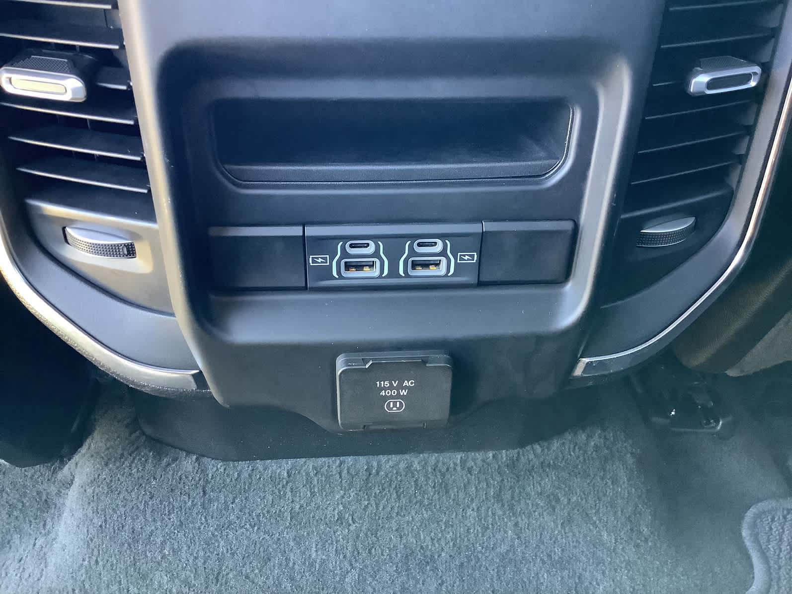 2024 Ram 1500 Laramie photo 12