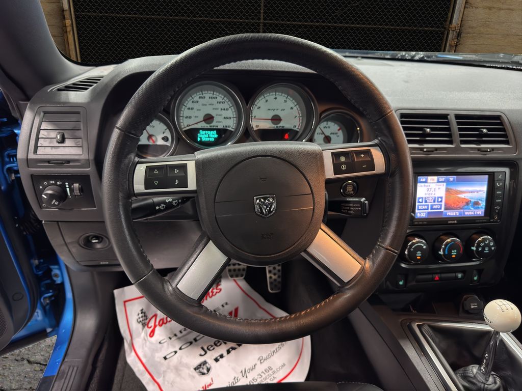 2010 Dodge Challenger SRT8 photo 19