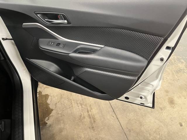 2021 Toyota C-HR LE photo 19
