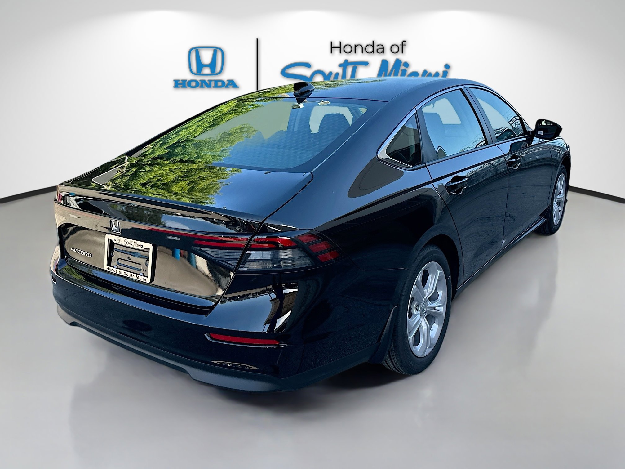 2025 Honda Accord LX photo 6