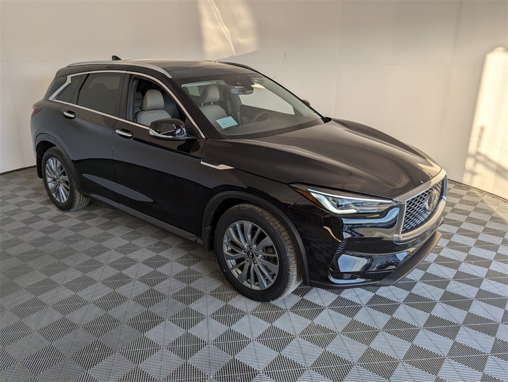 2025 Infiniti QX50 Luxe AWD photo 2