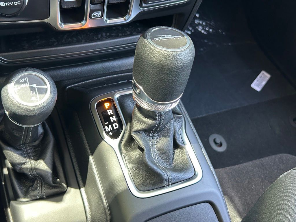 2025 Jeep Gladiator Sport S photo 12