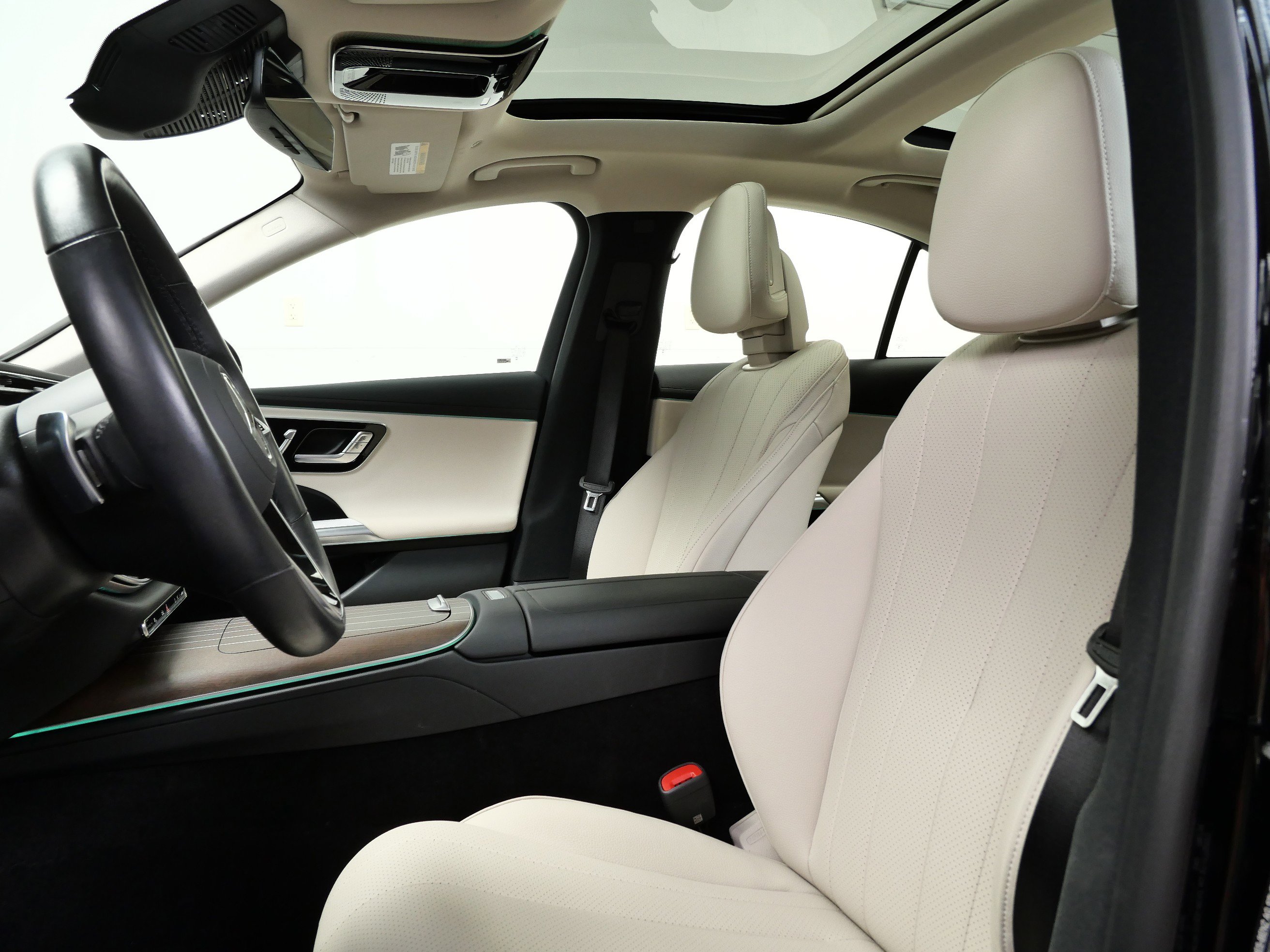 2025 Mercedes Benz E 350 4MATIC photo 13