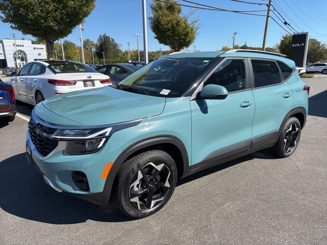 2025 Kia Seltos EX photo 4