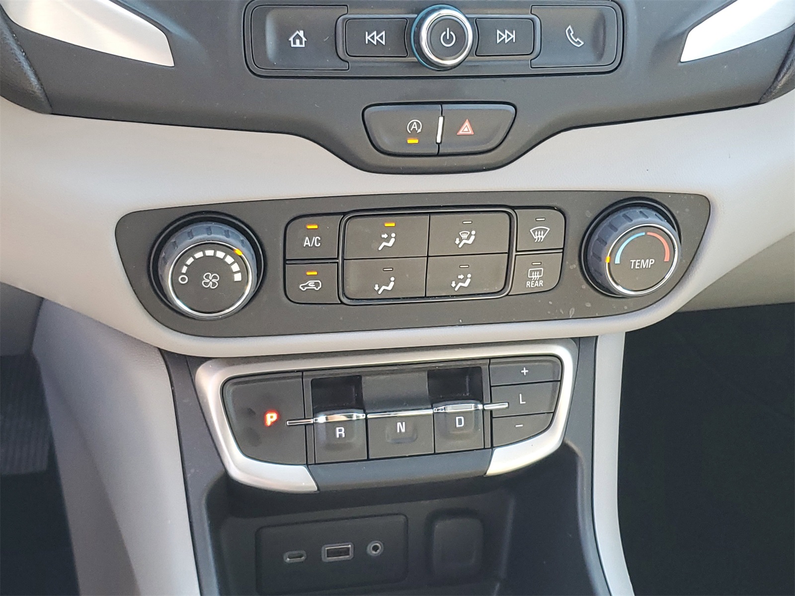 2024 Gmc Terrain SLE photo 17