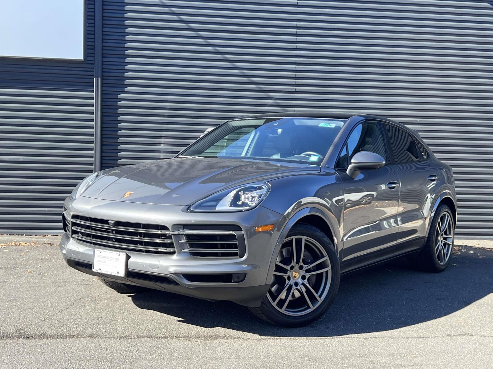 2022 Porsche Cayenne Coup's photo