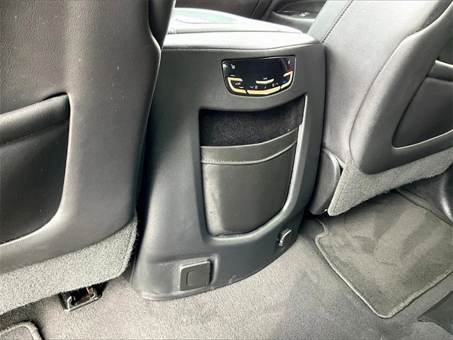 2019 Cadillac Escalade Luxury photo 24