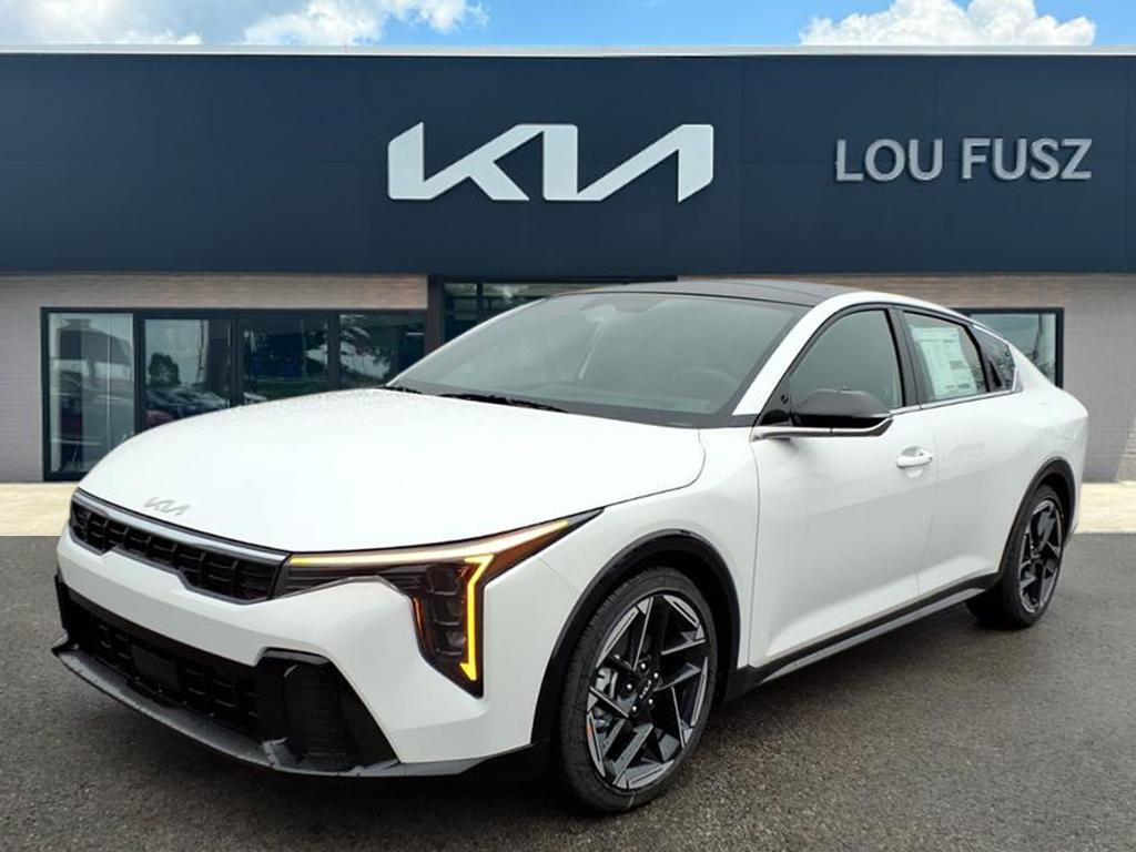 2025 Kia K4 GT-Line's photo