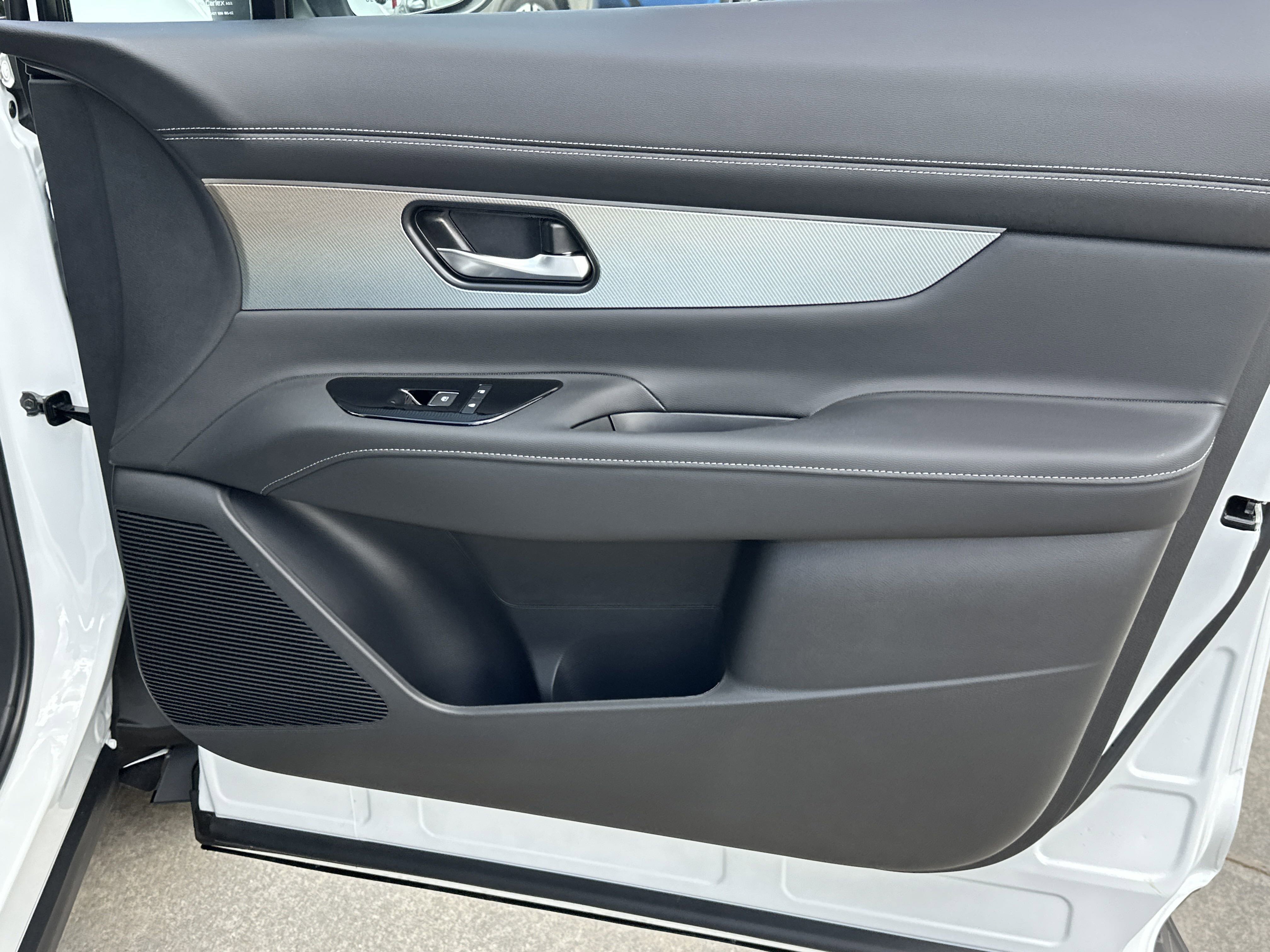2025 Nissan Murano SL photo 11