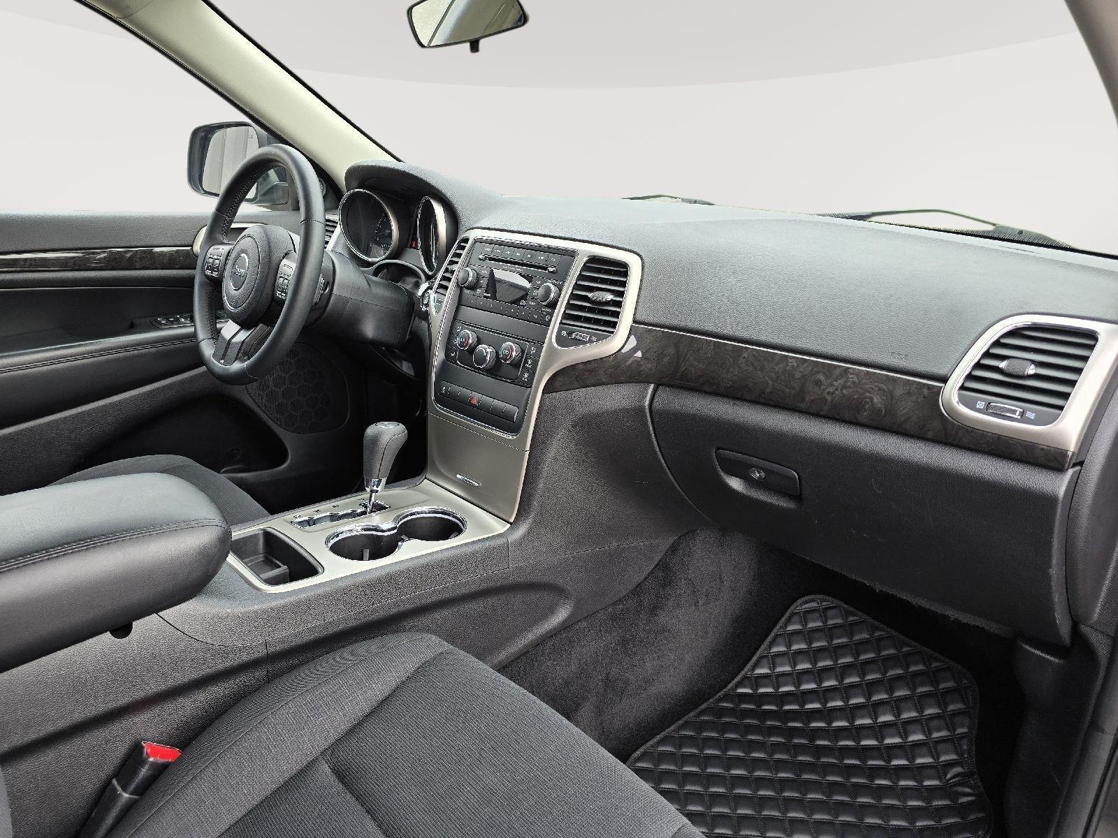 2013 Jeep Grand Cherokee Laredo photo 19